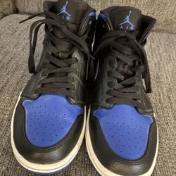 Air Jordan Retro 1 Mid Royal Hyper Blue Black