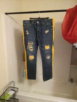 Used  Levi  Jeans One Of a Kind. Sz 38 X30 Pickup Only!!