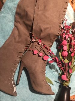 Women's knee high boots