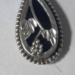 925 Sterling Silver Tear Drop Shape Black Onyx Pendant 3.4 G