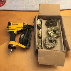 DeWalt 15 Degree 1-3/4 in. Pneumatic Coil Roofing Nailer(Excellent condition) TRADE????- Plus NEW box of Nails DW45RN