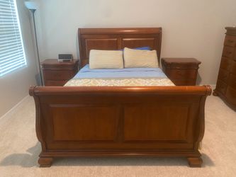 Bed/Drawer/Table Set