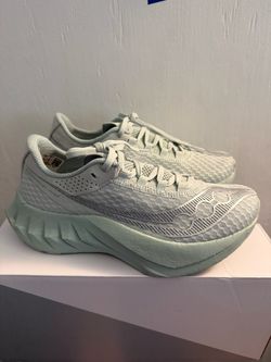 Women's Saucony Endorphin Pro 4 Color Mist Size 7
