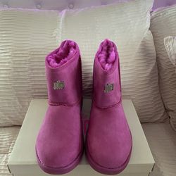 Juicy Contour Winter Boots Size 8