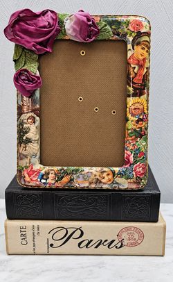 Vintage 1990s Sheila Davlin Victorian 3D Floral Picture Frame Gold Trim