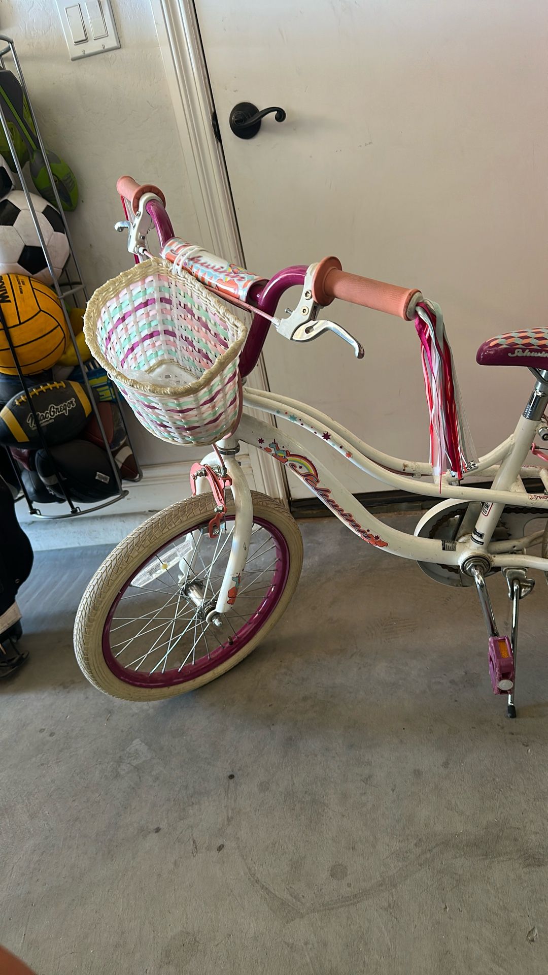 Girls Schwinn Bike - Fits 6-8 Year Old - 18 Inch Tire