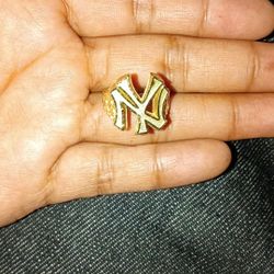 New York Yankee Gold Ring 