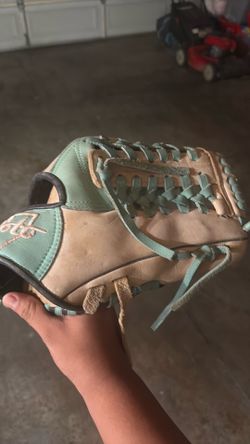 Soto Glove