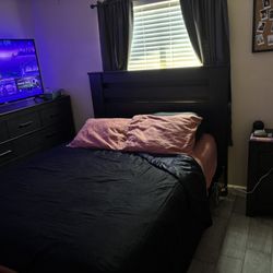 BEDROOM SET