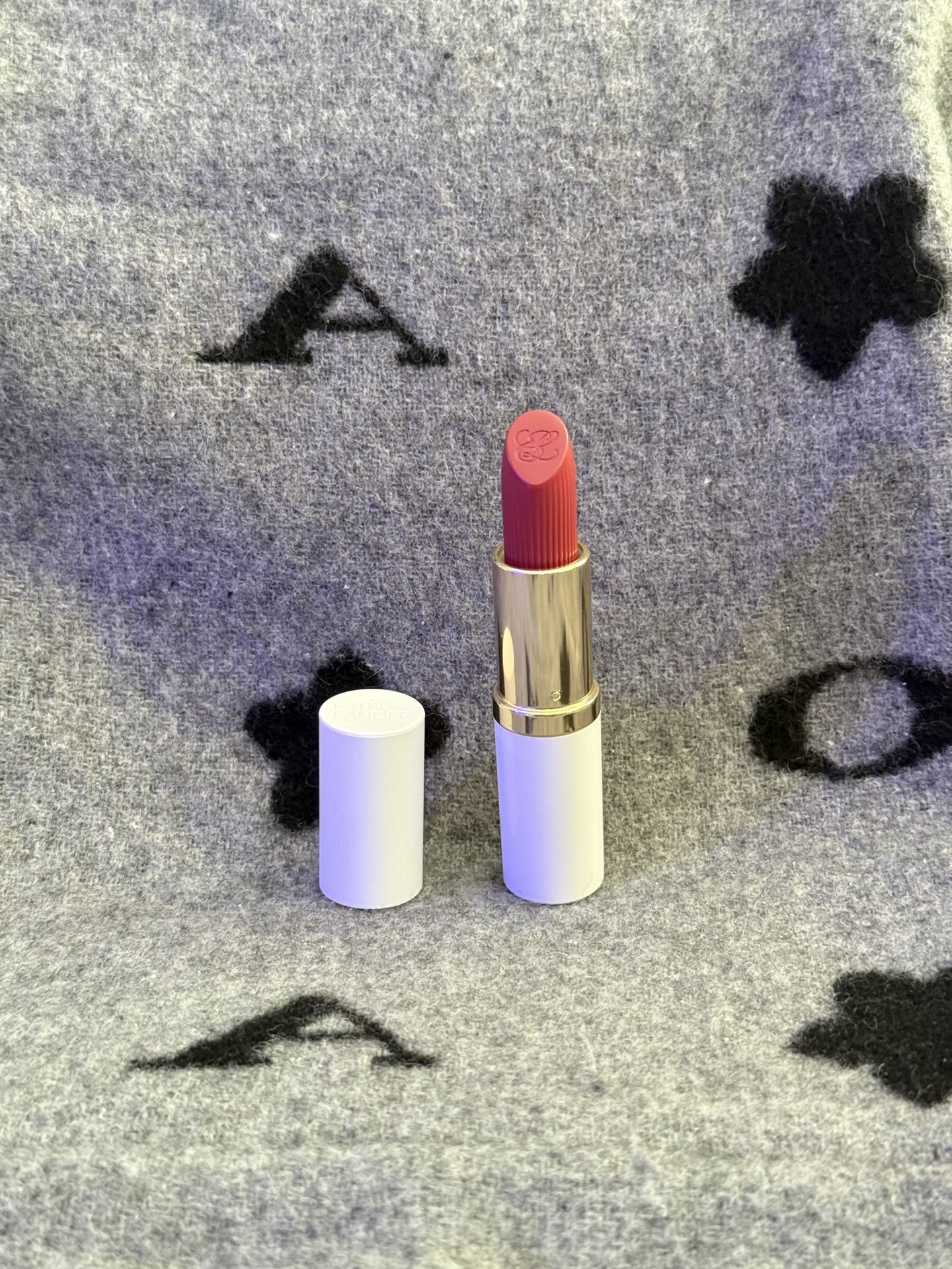 Estée Lauder pure color lipstick - 420