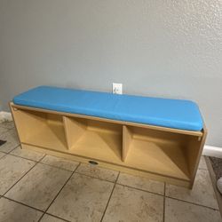 Sitting Storage Bench 