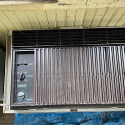 Crosley 12000 BTU Working Air conditioner