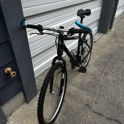 Cannondale Mountain Bike / Front Shock/NewTires/Great Condition- Lots Of Extras
