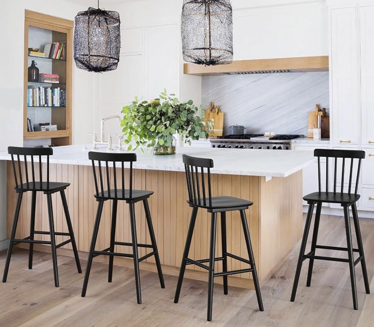 New assembled Windsor Wooden Barstools Set of 4 for Kitchen Island, Farmhouse 30 Inch Bar Height Stools Chairs with Spindle Back for Bar Bistro, Black