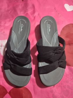 Clarks womens sandals size 9 1/2