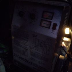 Schumacher Battery Charger 