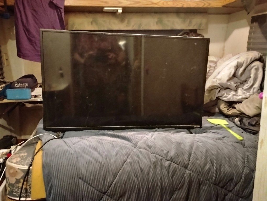 Vizio E40 D0 Huge 40 Inch Flat Screen 