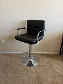 Decorative high beauty chair