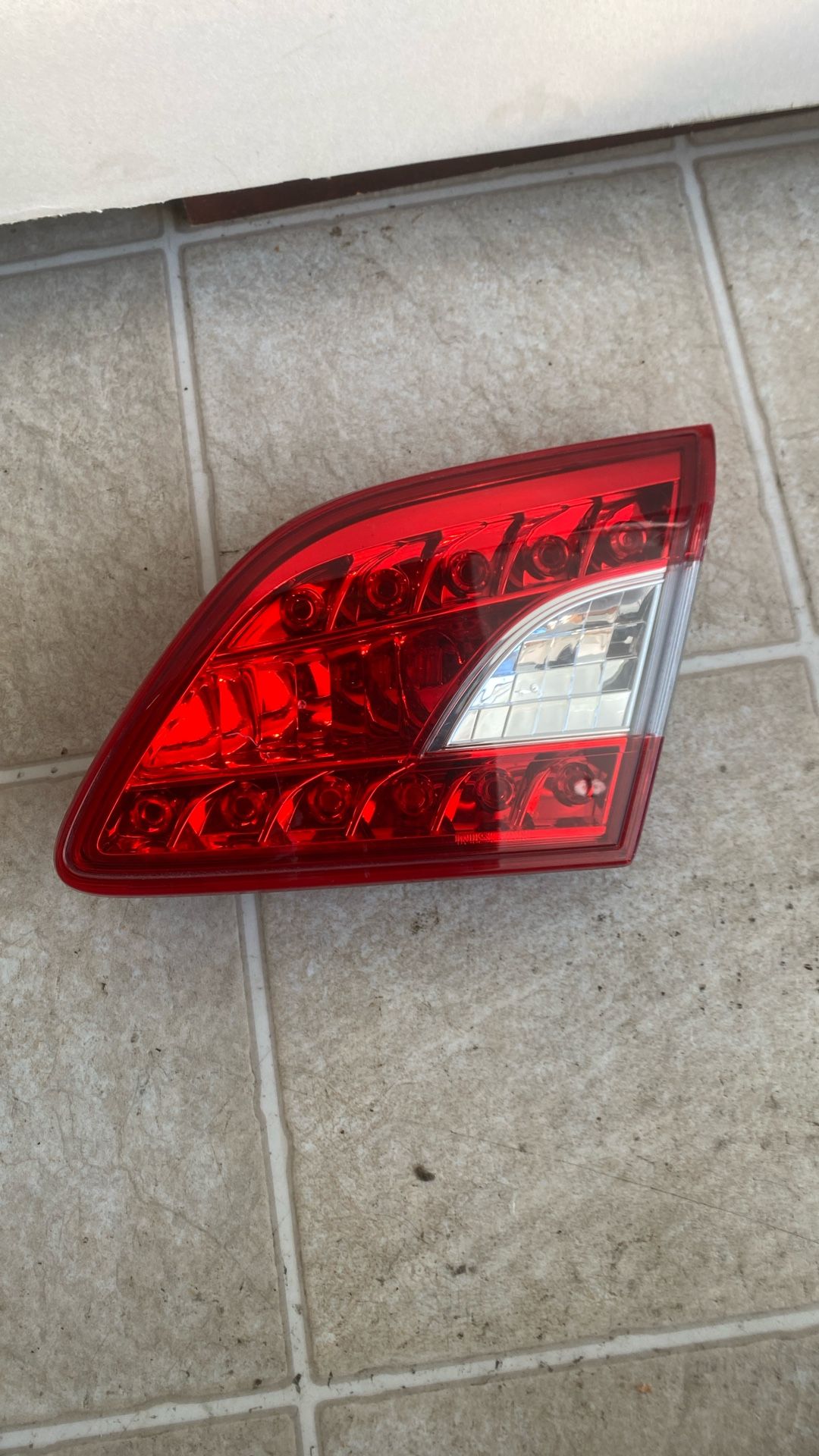 2015 Nissan Sentra Lid Gate Tail Light