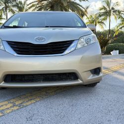 2014 Toyota Sienna