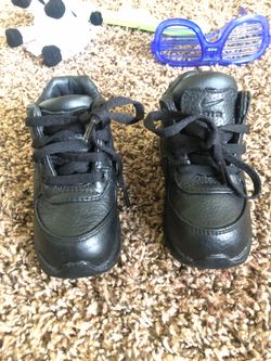 Brand new black nike 6c