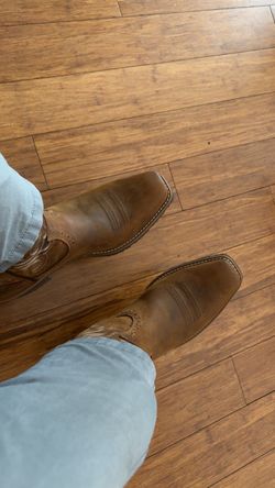 Cowboy Boots Ariat new 10.5