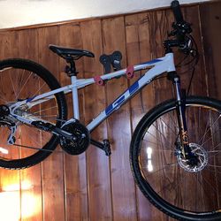 GT Aggressor Pro Hardtail MT Bike  (Size Small)