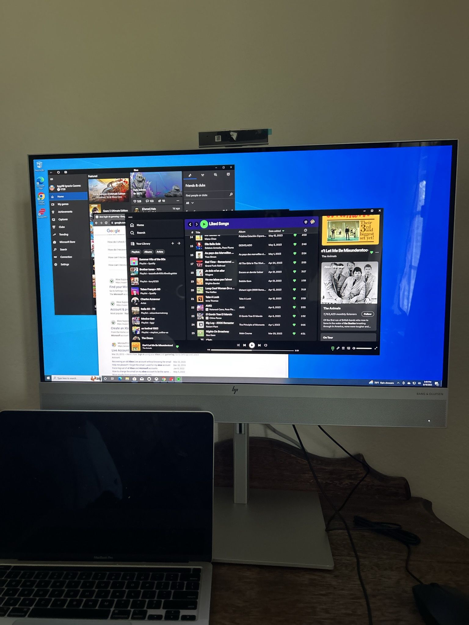 This is an HP EliteOne 870 G9 27″ Touchscreen All-in-One Desktop