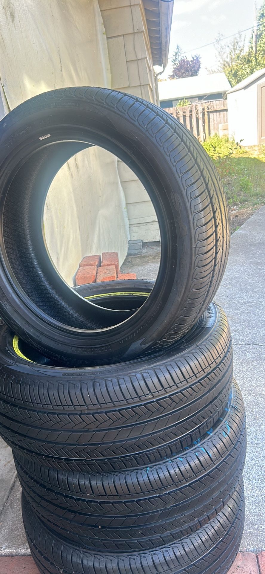 SET. Tires WESTLAKE. SIZE 225/50 R17 94W DOT 07/23