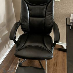Office chair!! MUST GO FAST!!