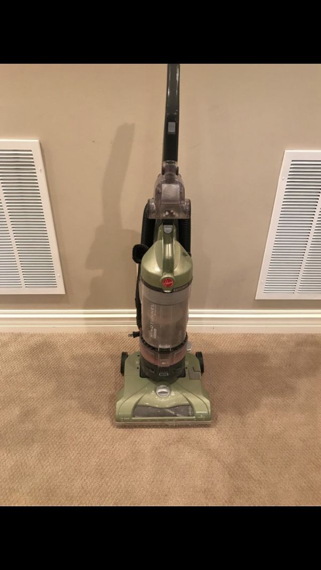 Hoover Wind Tunnel Vacuum - DOESN’T WORK WELL