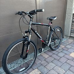 Trek 820