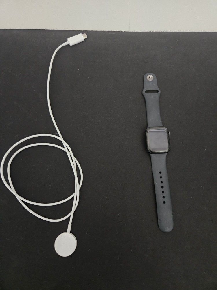 Apple Watch SE 2nd GEN - GPS Capable - 40mm