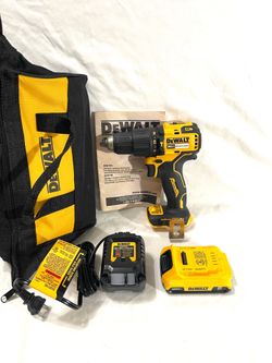Brand new DeWalt 20 V brushless hammer drill tool set with tool bag. Retails for $190.