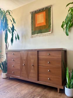 Mid-Century Modern American Of Martinsville 12 Drawer Dresser