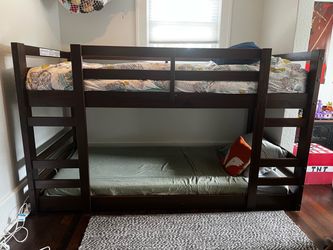 Taylor & Olive Browning Twin Solid Pine Low Bunk Bed *with mattresses*