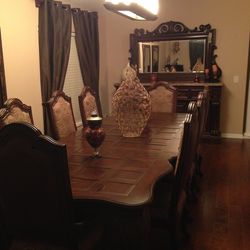 Gorgeous 6-8 elegant dining set