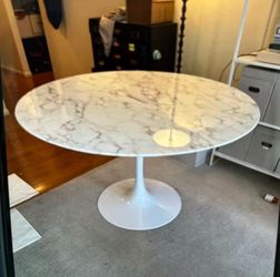 Tulip style table 47”