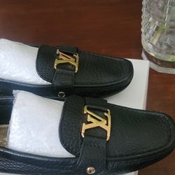 LV Women Loafer