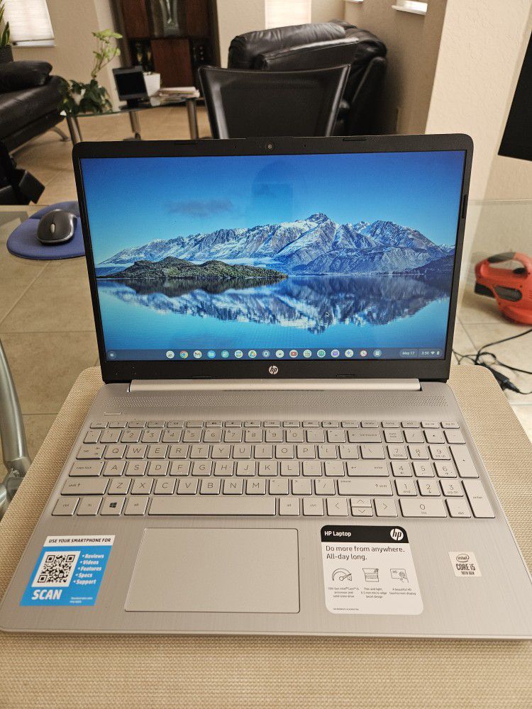 HP Laptop. (SUPER CLEAN) 15 1/2" screen