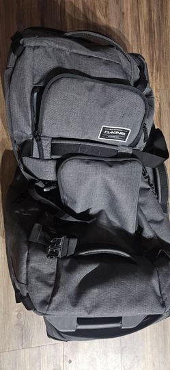 Dakine luggage