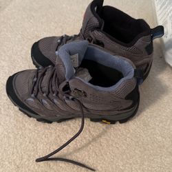 Merrill Hiking Boots, Size 9 Women’s 