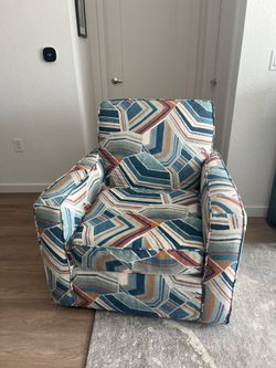 Rooms To Go Lennon Swivel Accent Chair, Multicolor Retro Lounge Chair, Pristine!