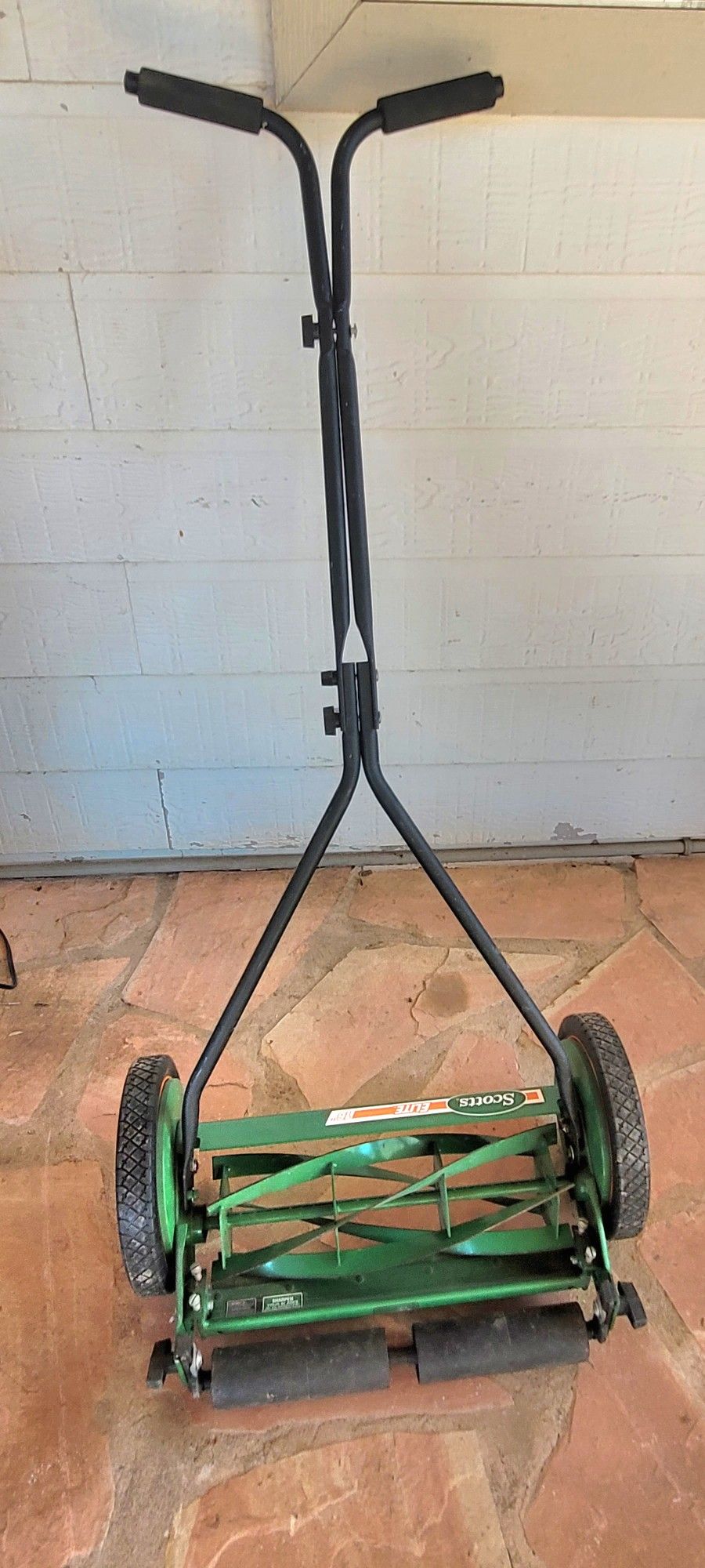 Scotts Elite 16" Manual Push Reel Lawn Mower for Sale in San Antonio