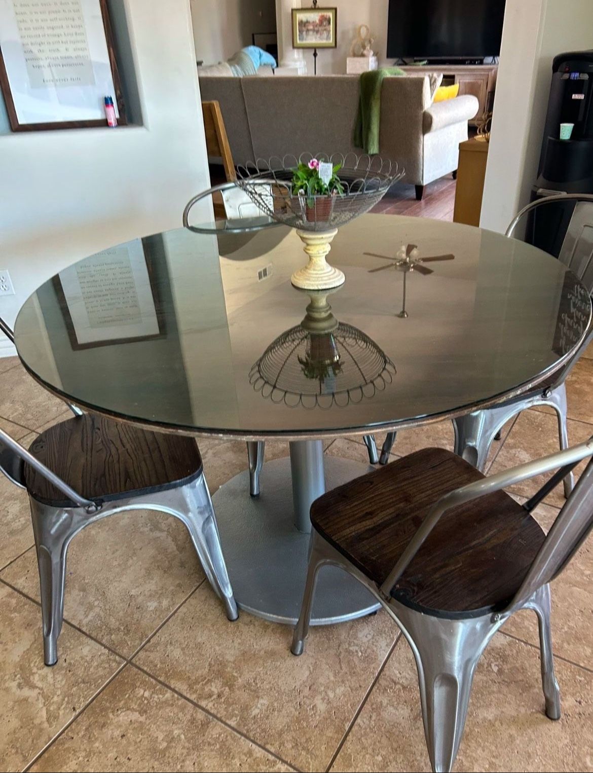 Dining room table