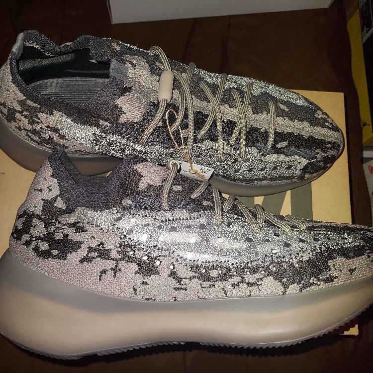 Yeezy 380 deadstock 2025
