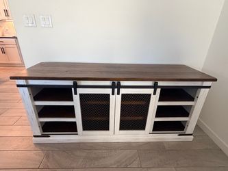 Farmhouse Tv stand