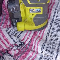 RYOBI ORBITAL SANDER 
