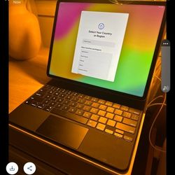 apple ipad pro 12.9 inch (6th generation) 128GB space grey apple keyboard and pen