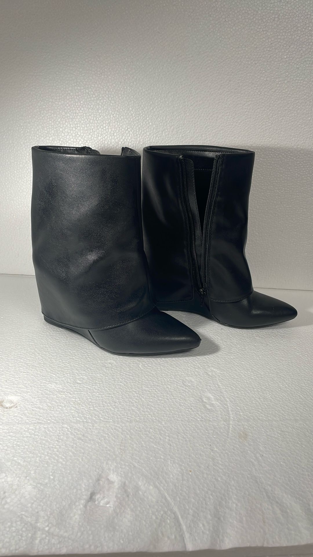 Woman’s Boots Size 7